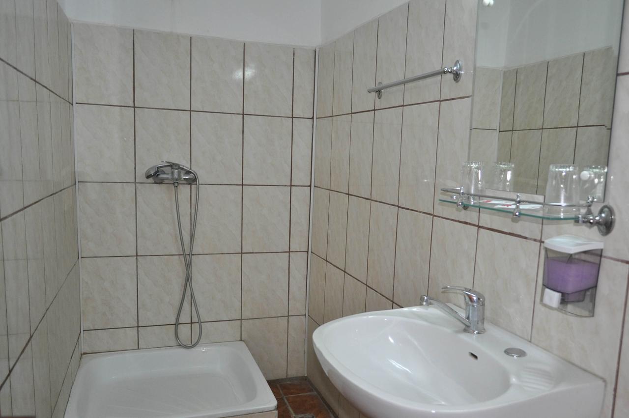 Hotel Măgurele エクステリア 写真
