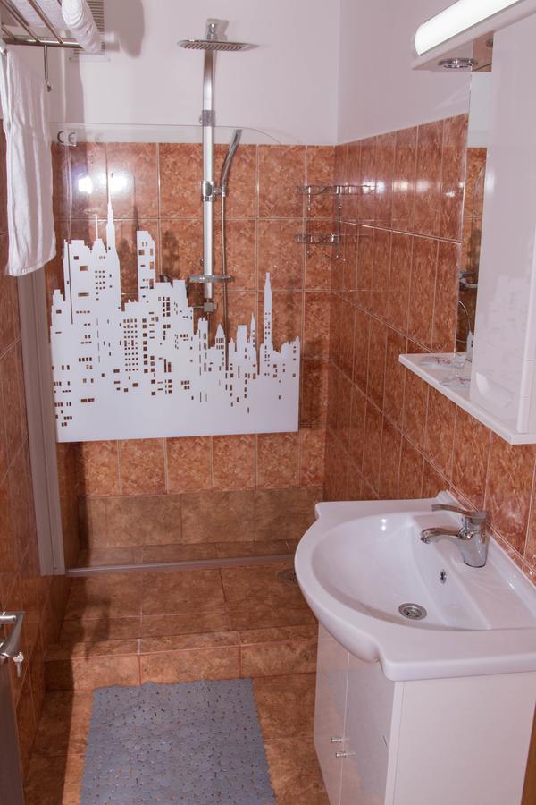 Hotel Măgurele エクステリア 写真