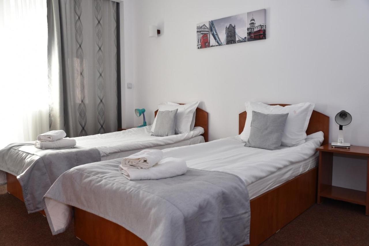 Hotel Măgurele エクステリア 写真