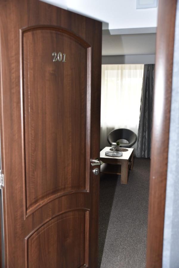 Hotel Măgurele エクステリア 写真